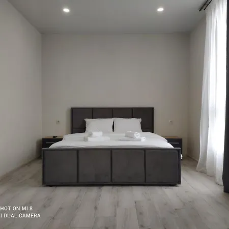 Apartments Domovik Миру 11С /11 Мукачево Экстерьер фото