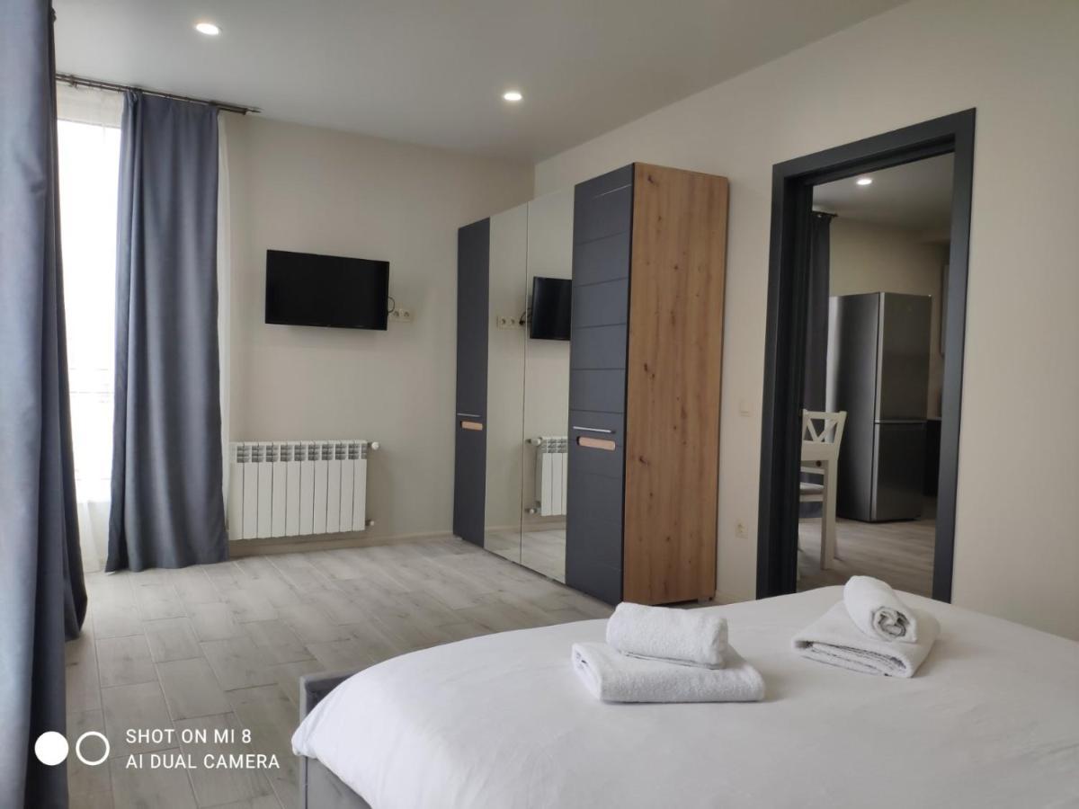 Domovik миру 11с /11 Apartment